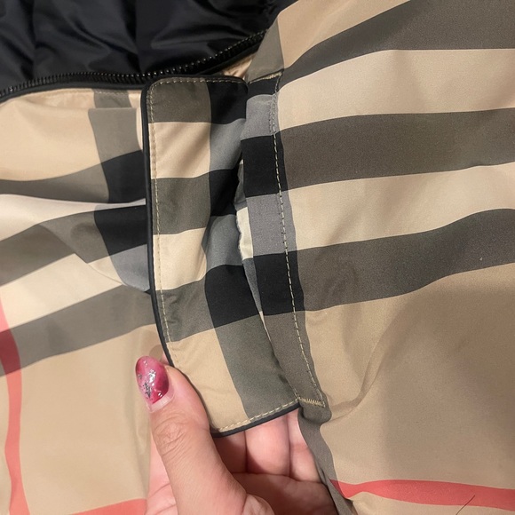 Burberry Youth Vest - Size 14 can fit women’s XS - Picture 9 of 9